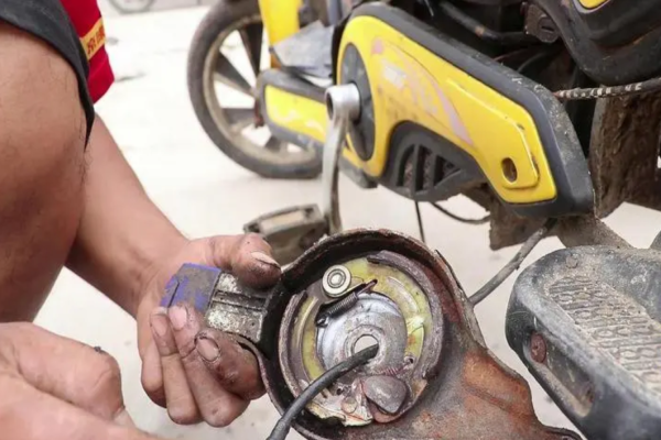 荆门市电动车刹车故障